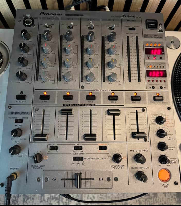 Pioneer DJM-600