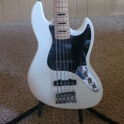 Sire 2nd Generation Marcus Miller V7 Vintage WB Alder 5-String with Maple Fretboard 2024 - White image 1