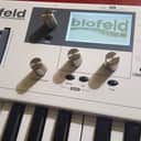 Waldorf Blofeld Keyboard White Edition  49-Note Digital Synthesizer + Power supply