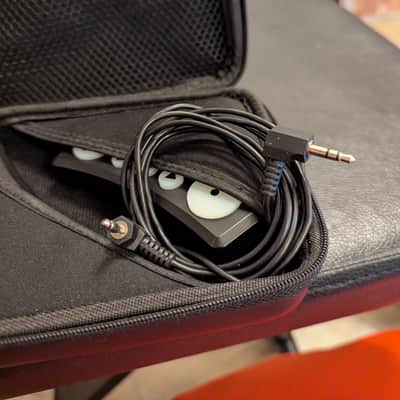 Novation Dicer Dual DJ Controller, Hard Shell Case & Cables image 8