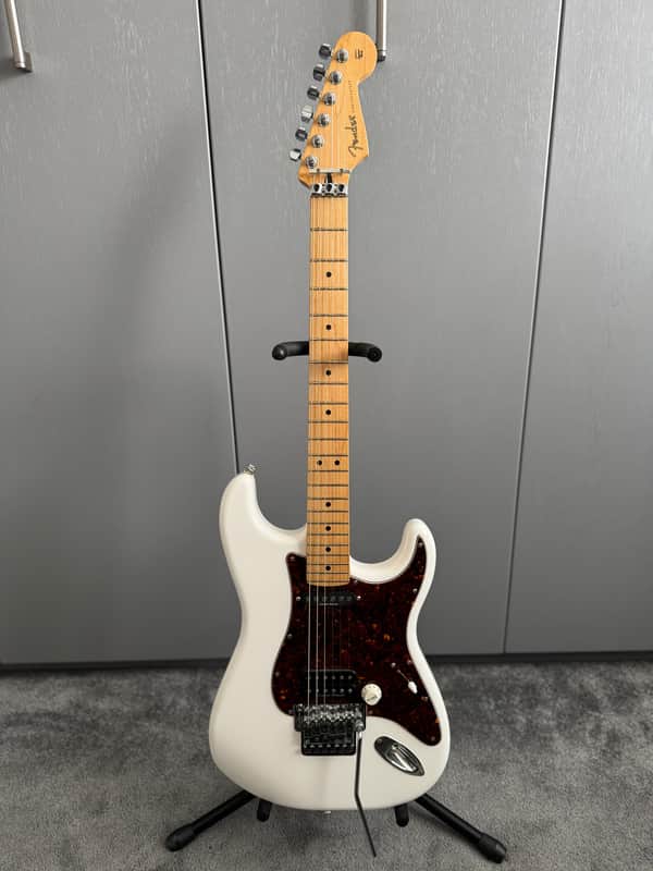 Fender Player Stratocaster Floyd Rose HSS | Reverb UK