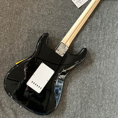 Fender Eric Clapton Artist Series Stratocaster with Vintage Noiseless Pickups  Black #US23019408 7 lbs  11.7 oz image 12