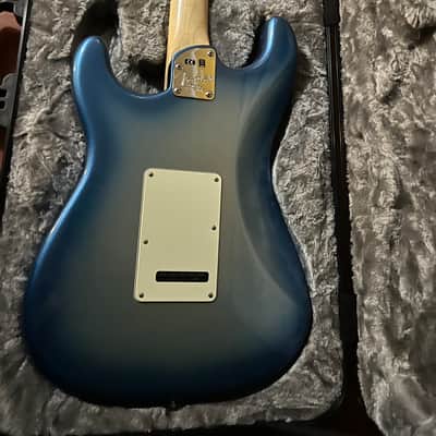 Fender 2018 SkyBurst Metallic American Elite Stratocaster image 7