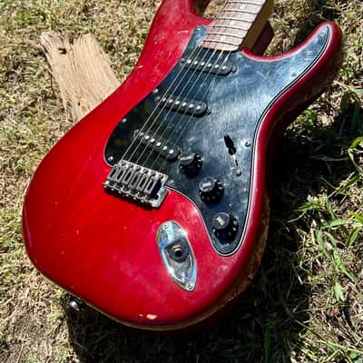 Vintage Fender Stratocaster Guitar 1979-1981 - Crimson Red Transparent image 6