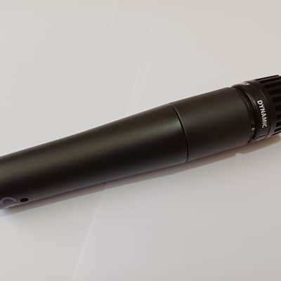 Shure SM57 Cardioid Dynamic Microphone - with zip case and mic clip image 9