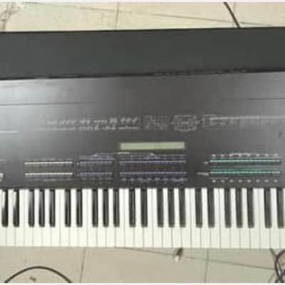 Yamaha DX5 Programmable Algorithm Synthesizer