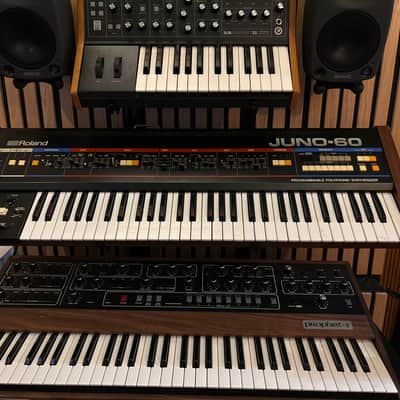 Roland Juno-60 61-Key Polyphonic Synthesizer 1982 - 1984 - Black