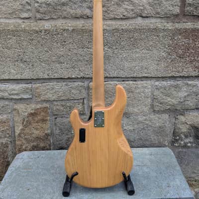 Music Man StingRay 5 H Natural Gloss 2011 w/ Music Man Hard Case image 6