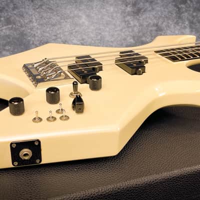B.C. Rich Warlock Bass 1986 MIJ + Brand New Hardshell Case image 21
