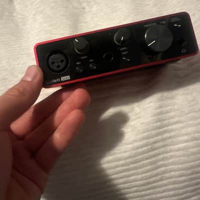 Focusrite Scarlett Solo 3rd Gen USB Audio Interface 2019 - Present - Red / Black image 3