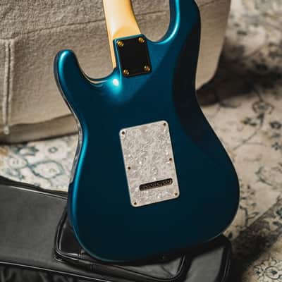 Suhr Classic S Dealer Select Limited Run - Ocean Turquoise Metallic w/White Pearl Pickguard, Match Painted Headstock, Gold Hardware & SSCII System image 7