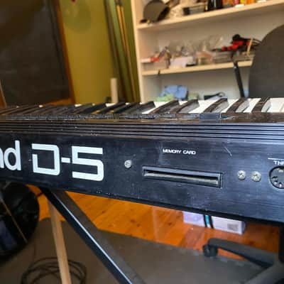 Roland D-5 61-Key Multi-Timbral Linear Synthesizer 1989 - 1992 - Black