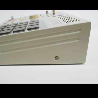 Akai MPC2000 MIDI Production Center 1997 - 2001 - Grey image 14