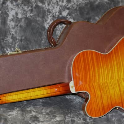 2001 Gibson - Custom Shop Wes Montgomery - Ice Tea Burst image 8