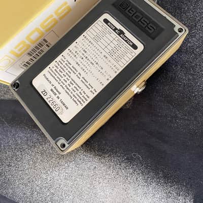 Boss AW-2 Auto Wah (Silver Label) 1991 - 1999 - Yellow image 2