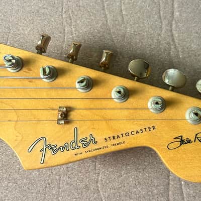 2006 Fender Stevie Ray Vaughan Stratocaster SRV Pau Ferro Fretboard Three-Color Sunburst image 18