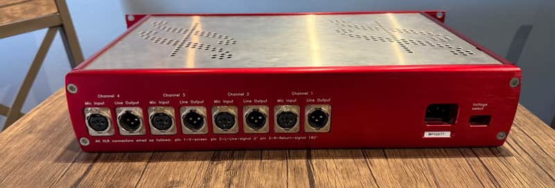 Focusrite Quad Mic-pre レッド Focusrite Red Quad Mic Pre - RED | Reverb