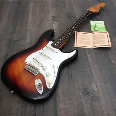 1989 Fender AVRI '62 Stratocaster with all tags and case candy image 8