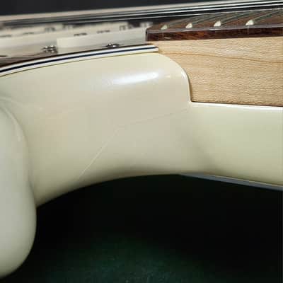 Squier Paranormal Cyclone, Laurel Fingerboard, Tortoiseshell Pickguard, Pearl White image 12