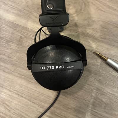 Beyerdynamic DT 770 Pro 32 Ohm Black image 2