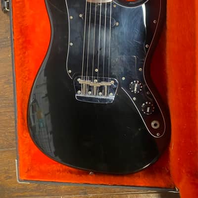 Pre-owned Fender Musicmaster 1977 -1978 Black Short Scale Vintage Electric Guitar image 4