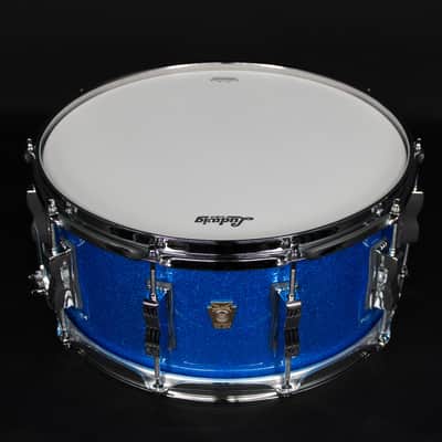 Ludwig 6.5" x 14" Classic Maple Snare Drum, Blue Sparkle image 2