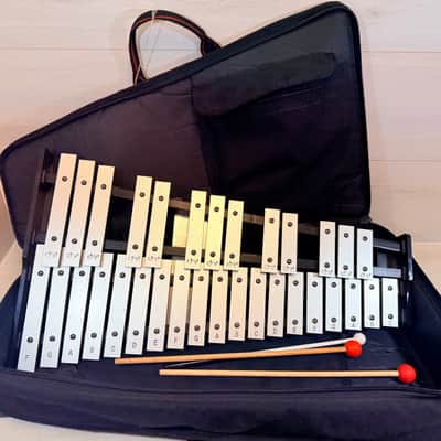 Ludwig 32-Note Student Bell Kit w/ Rolling Case & Mallets image 3