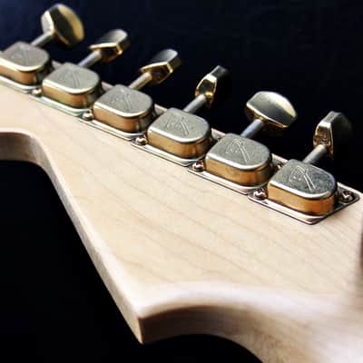 FENDER USA LTD " The Gold Stratocaster" "Gold + Maple" (1981) image 21