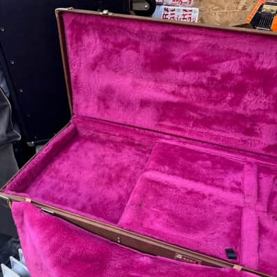 Vintage 1990s Gibson USA Made in Canada Thunderbird Bass Case Brown Pink Lining image 8