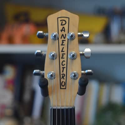 Danelectro 56 U-3 Reissue Silver Metalflake w/HSC Coffin Case image 5