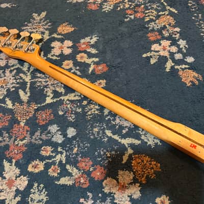 Squier 50's bass neck image 5