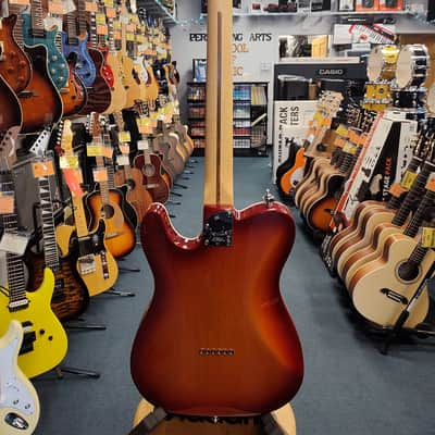Fender American Deluxe Telecaster w/ Fender Hard Case - Aged Cherry Sunburst image 4