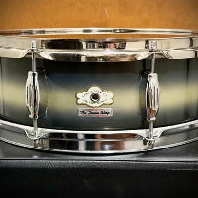 Immagine Camco Oaklawn (1960s) 8-Lug 5x14 Black & Gold Duco Tuxedo Snare Drum - 2