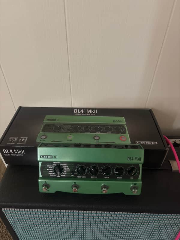 Line 6 DL4 MkII 2022 - Present - Green / Black image 1
