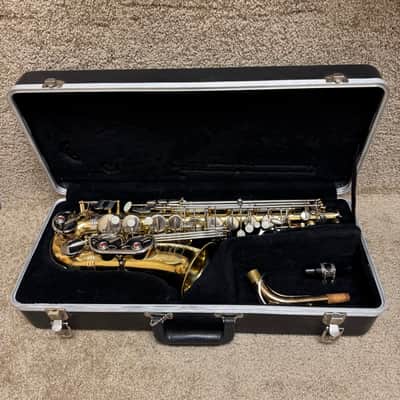 Bundy II Alto Saxophone w/ Case and Mouthpiece image 2