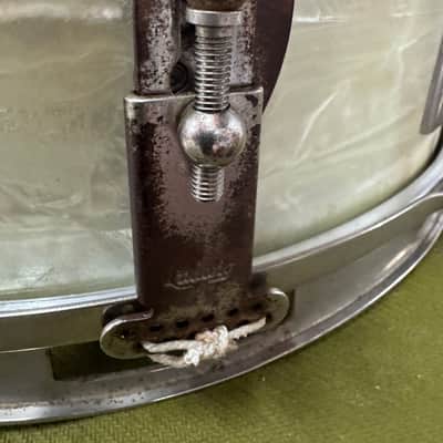 Ludwig No. 490 Pioneer 6.5x14" 6-Lug Snare Drum with Keystone Badge 1960 - 1963 - White Marine Pearl image 11
