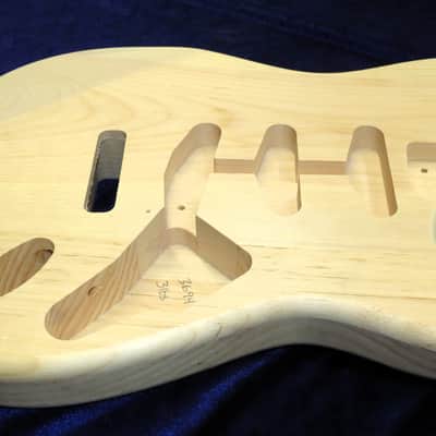 40yr Aged Pine Strat Style body - 3lbs #3694  *IMPORT CHARGES INCLUDED image 5