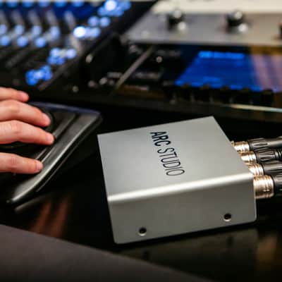 IK Multimedia ARC Studio Room Correction System - Brand New image 8