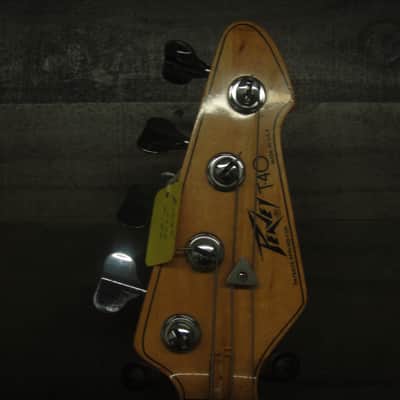 Peavey T40 Bass Guitar image 3