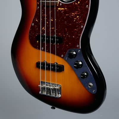 Fender American Standard Jazz Bass 2005 - Three Tone Sunburst image 3