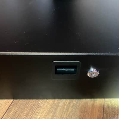 Adam Hall Rack Drawer 3U with lock image 3