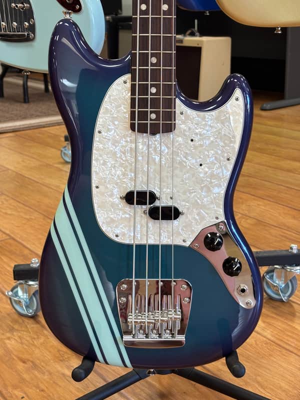 Fender Vintera II '70s Competition Mustang Bass with Rosewood Fretboard 2023 - Present - Competition Burgundy image 1