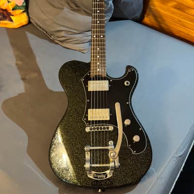 Veritas Portlander 2021 - Silver sparkle over Black image 2