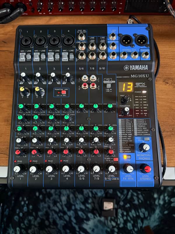 Yamaha MG10XU 10-Channel Analog Mixer 2016 - Present - Black image 1