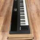 Native Instruments Komplete Kontrol S88 2010s - Black