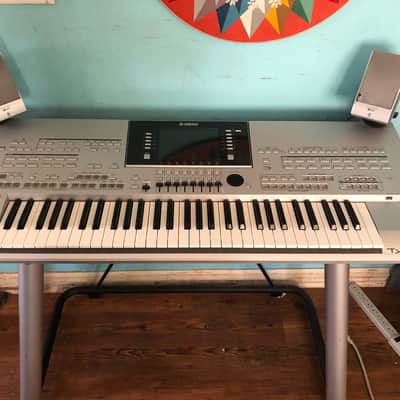 Yamaha Tyros 3 Workstation Keyboard