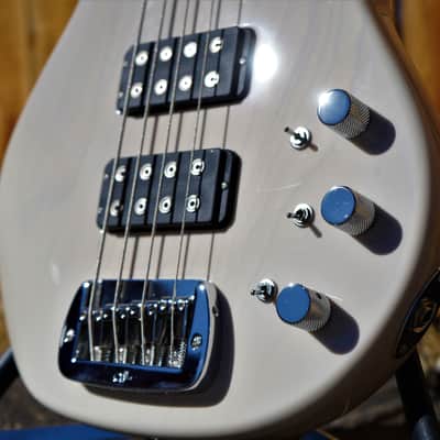 G&L USA L-2000 Blonde 4-String Electric Bass Guitar (2021) image 7