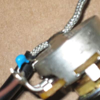 A+ 2010s Gibson control harness: 1 volume 500K audio long shaft pot + nut/washer, 1 tone 500K audio long shaft pot + nut/washer, wires, wire insulation, blue capacitor 0.022 uF, jack + nut/washer (NO switch, NO wires for connecting switch) image 14