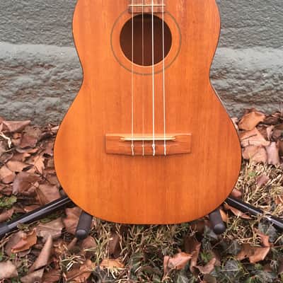 Harmony Baritone Ukulele 1950s Natural Mahogany image 2