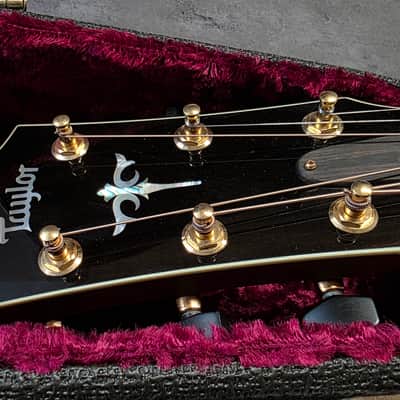 Taylor W-14 PRESENTATION SERIES 1 of 1 USA 1998 FLAME WALNUT KUJO Custom Shop Masterbuilt Acoustic Guitar W14 K14 K Master Built GA Grand Auditorium TIME CAPSULE CASE QUEEN RARE! RARE! RARE! image 7